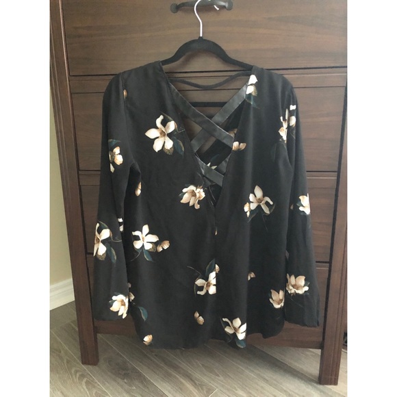 V-Neck Floral Blouse - Picture 2 of 3